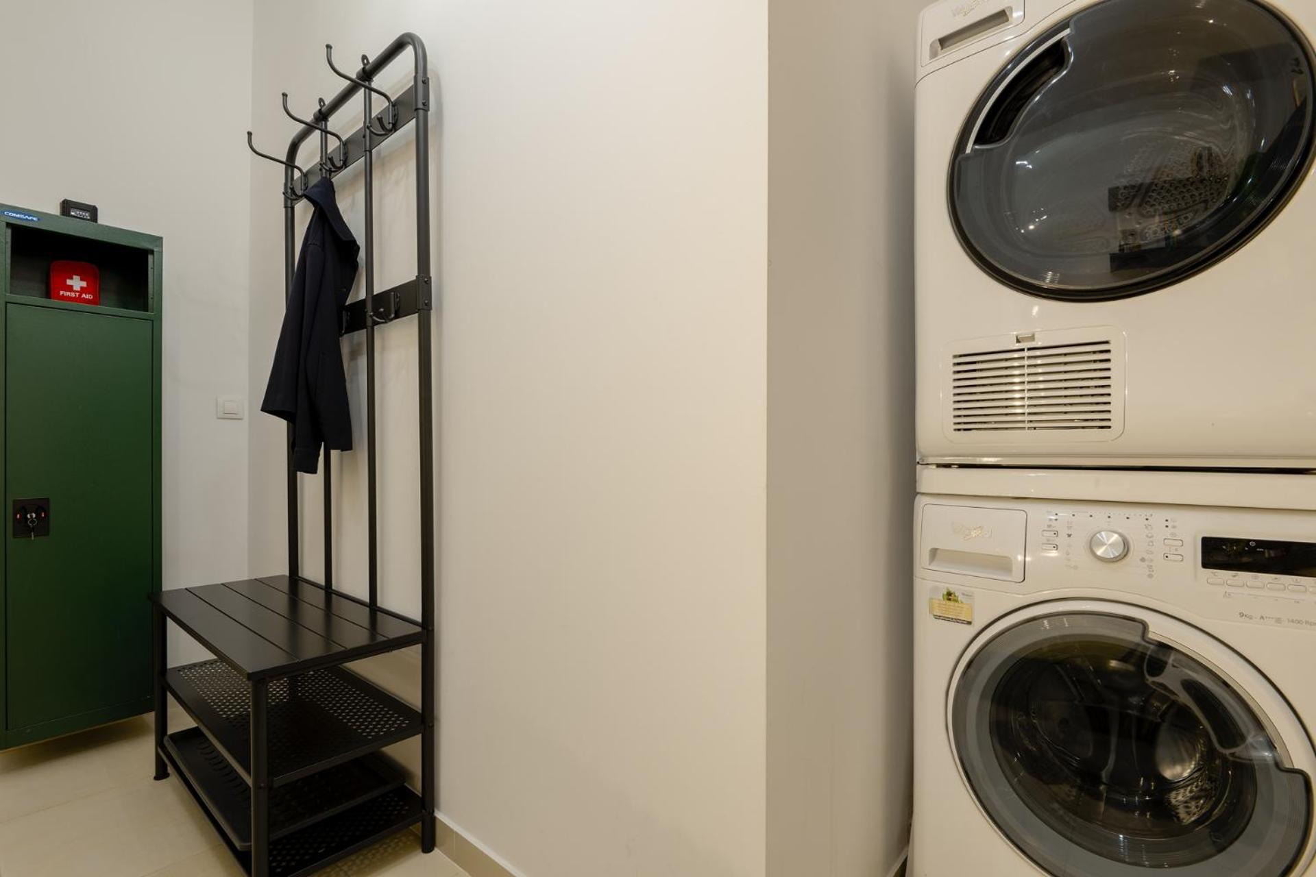 Airport Rin Nord Residence Apartment - Self Check-In Отопени Екстериор снимка